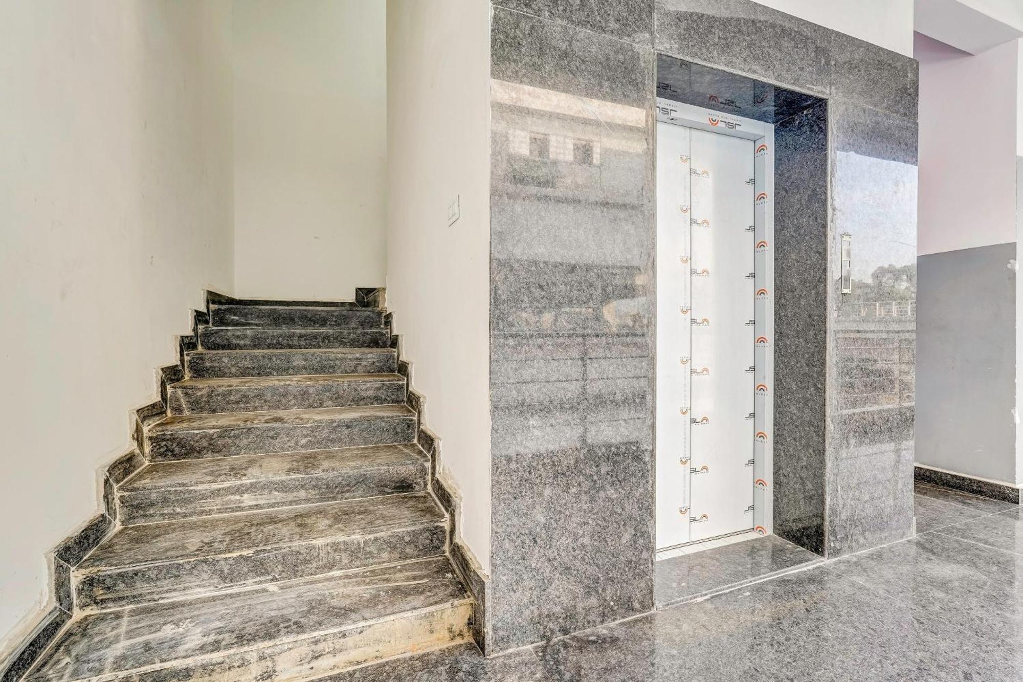 Oyo Flagship Hotel Ayodhya Μπανγκαλόρ Εξωτερικό φωτογραφία
